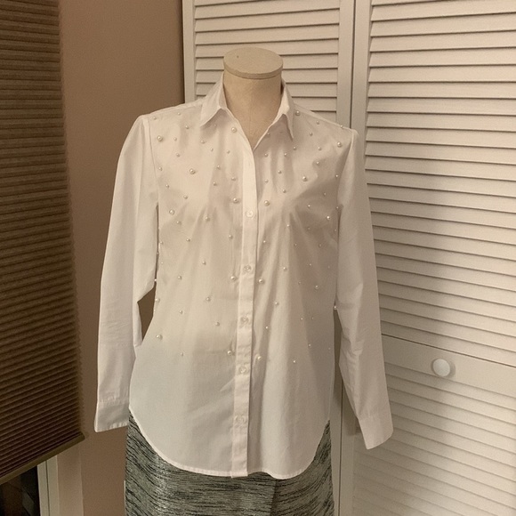 CHARTER Club size M, white button down shirt, cotton and polyester mix. - Picture 12 of 17